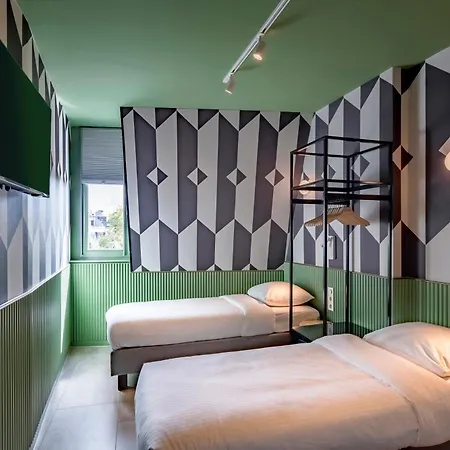 Tourist Hotel